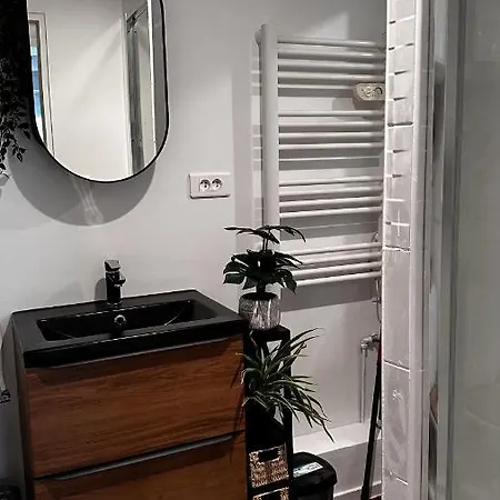 Loft Apartment *